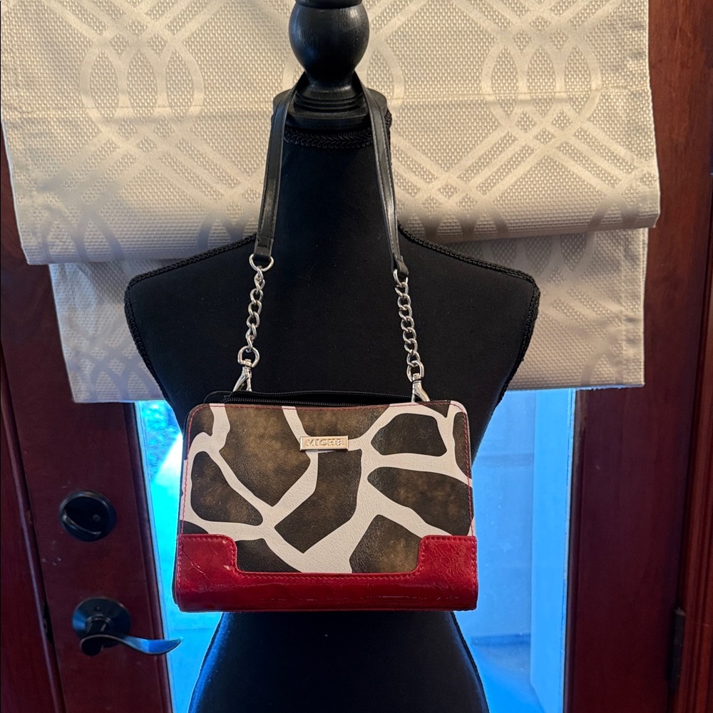 Miche Petite bag, Sarah shell and removable chain strap.